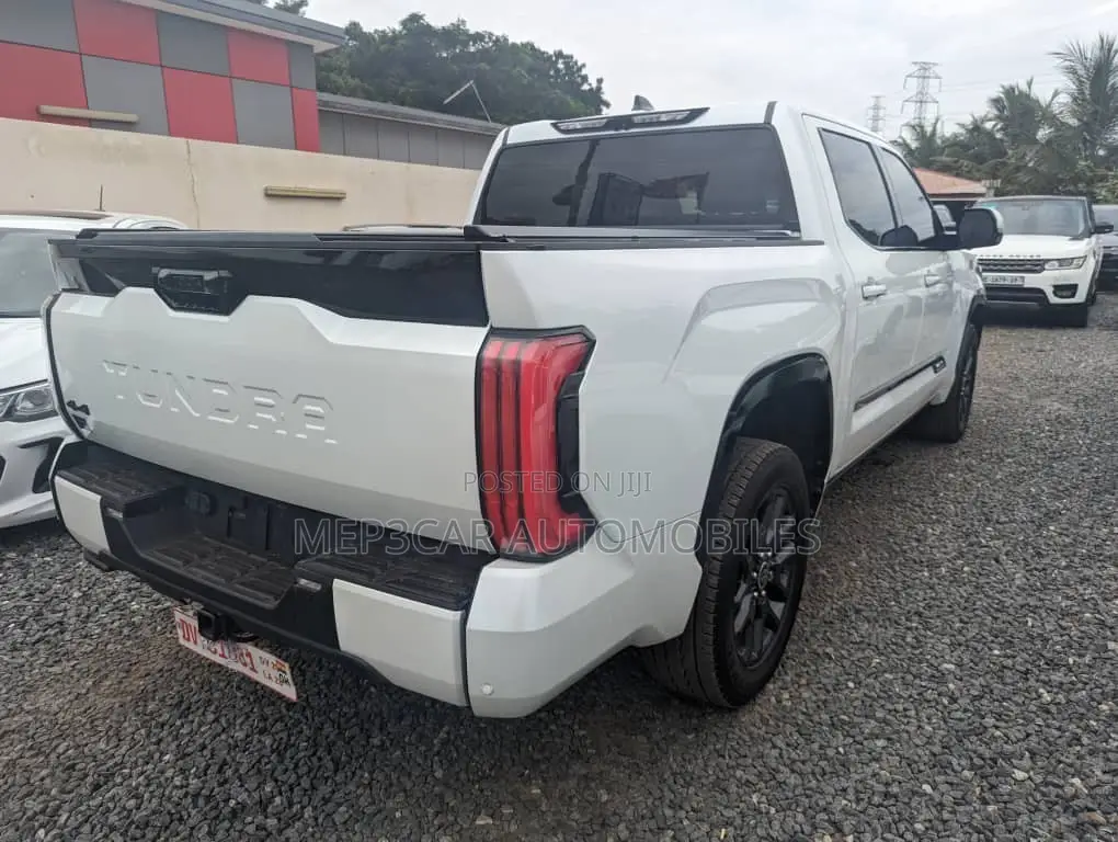 Toyota Tundra Platinum CrewMax 6.5' Bed 2023 White