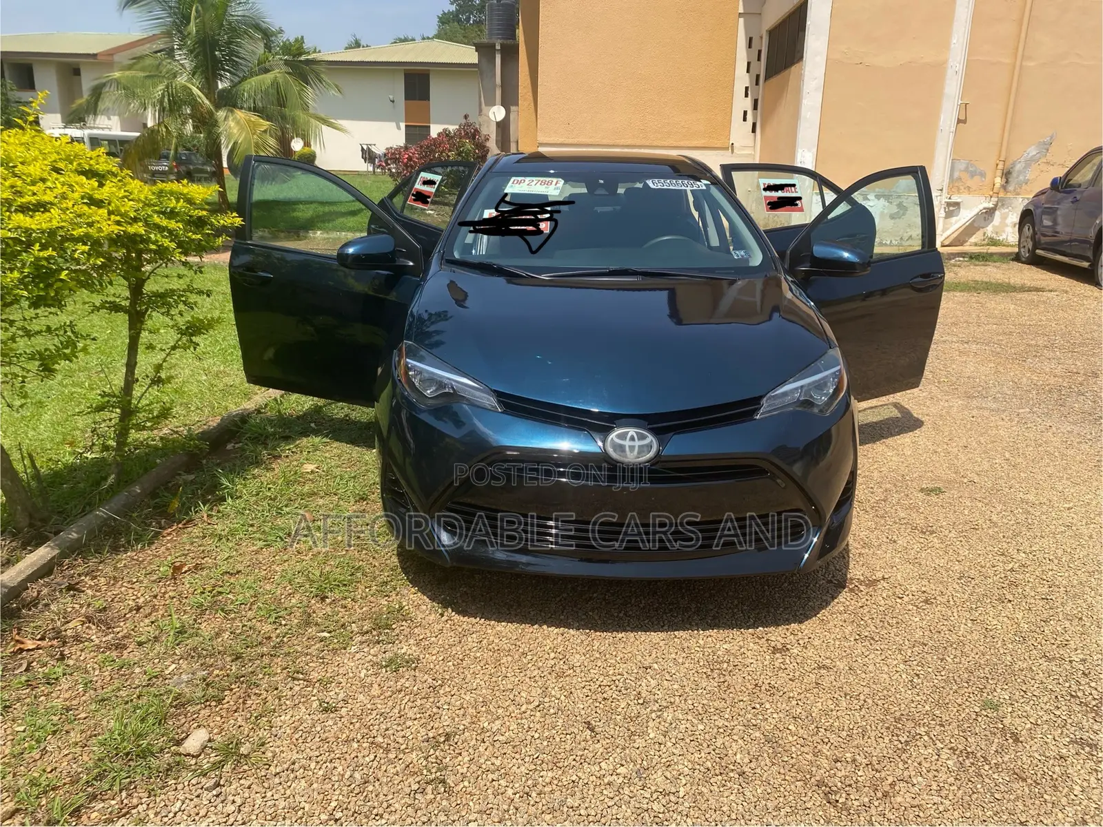Toyota Corolla LE (1.8L 4cyl 2A) 2019 Blue