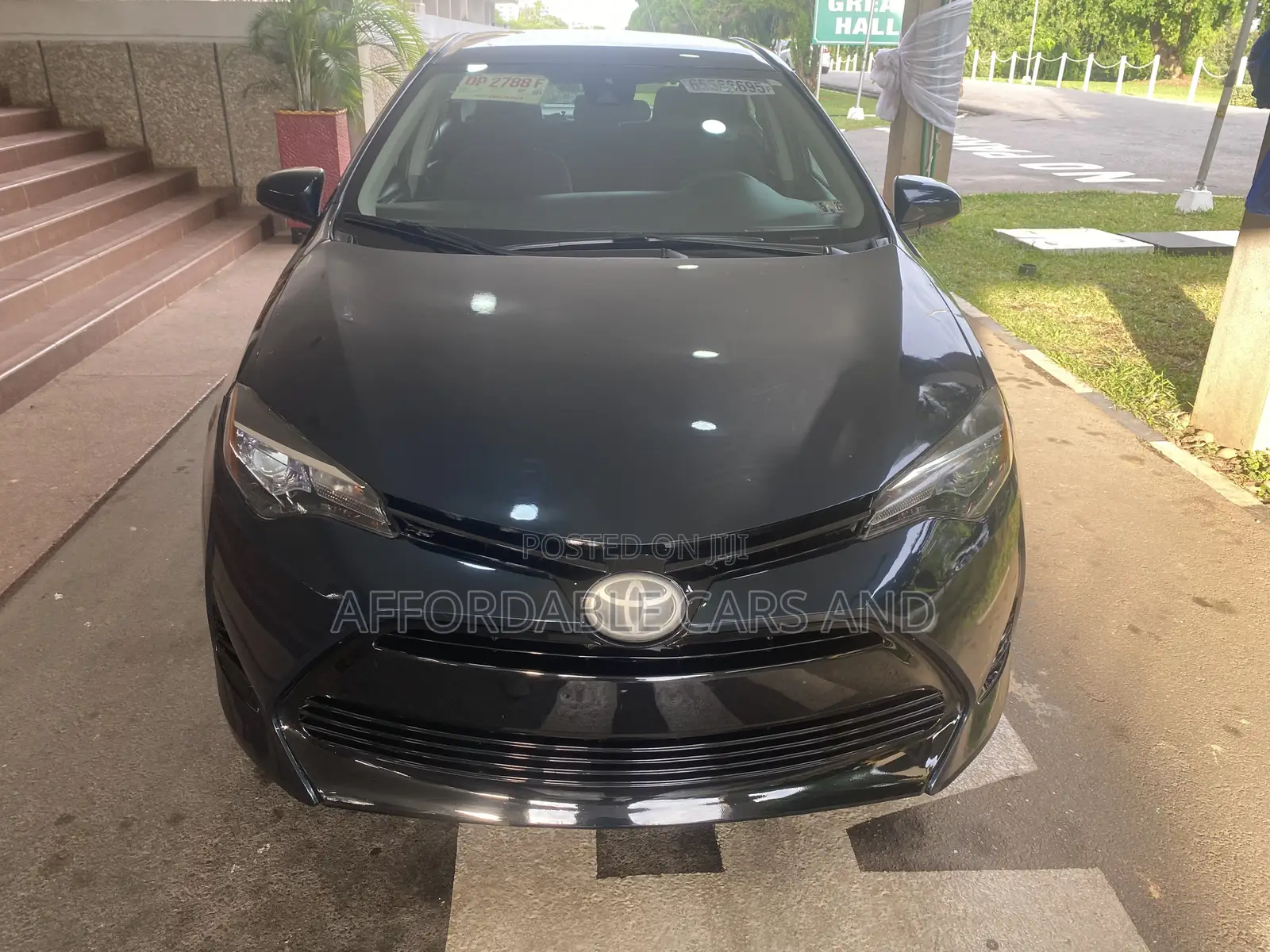 Toyota Corolla LE (1.8L 4cyl 2A) 2019 Blue