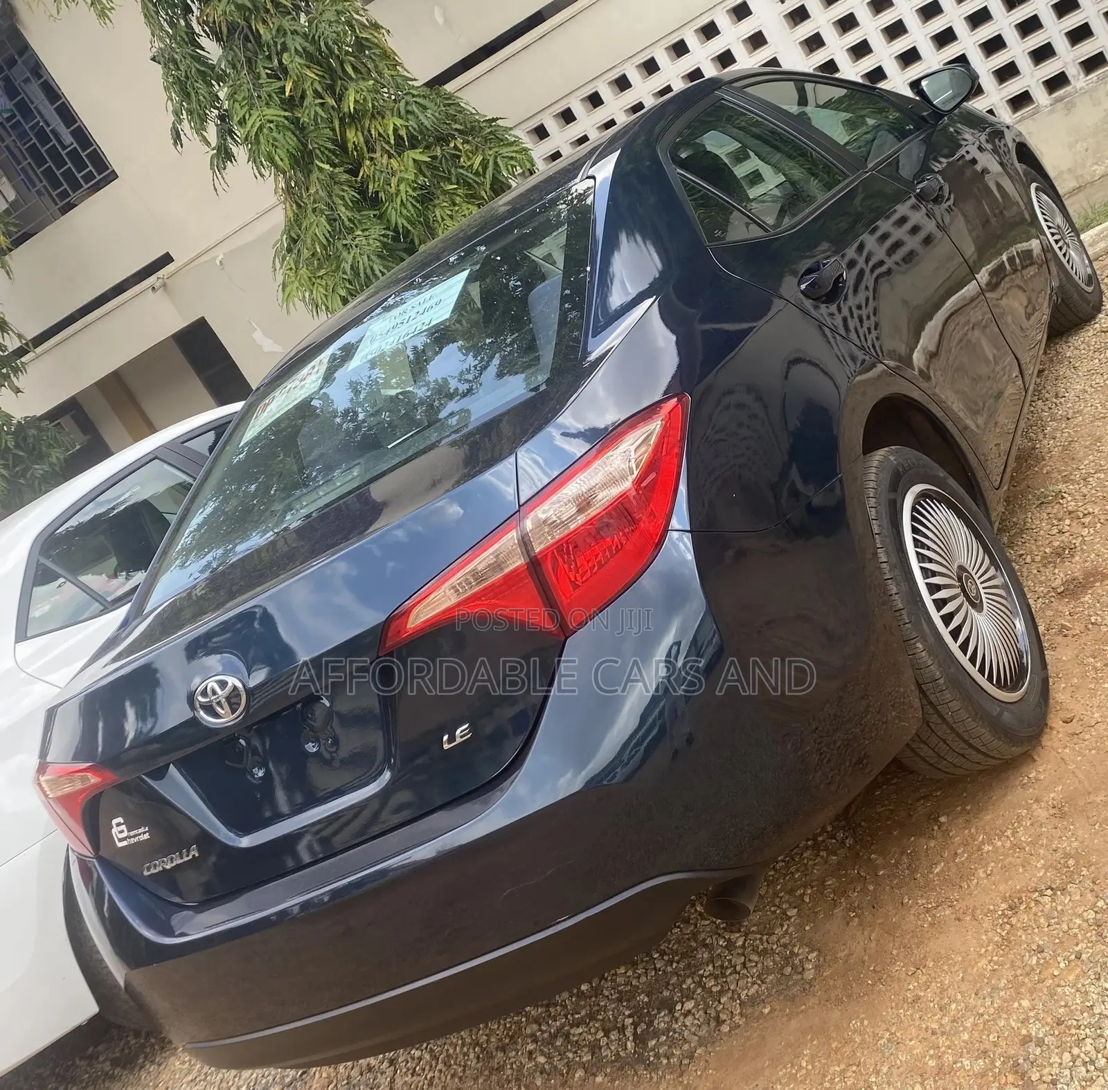 Toyota Corolla LE (1.8L 4cyl 2A) 2019 Blue