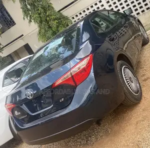Toyota Corolla LE (1.8L 4cyl 2A) 2019 Blue