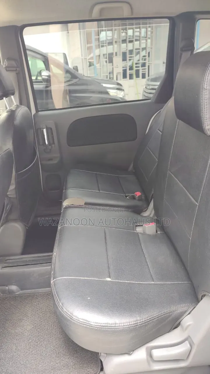 Toyota Sienta 1.5 FWD 2014 White