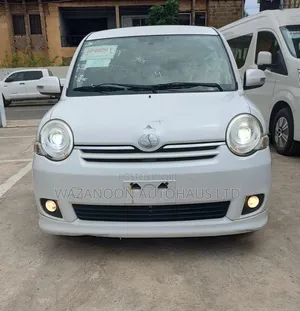 Toyota Sienta 1.5 FWD 2014 White