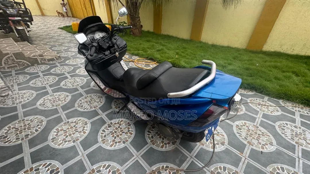 Suzuki 2020 Blue