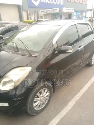 Toyota Vitz 1.3 AWD 3dr 2010 Black