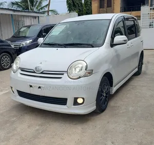 Toyota Sienta 1.5 FWD 2014 White