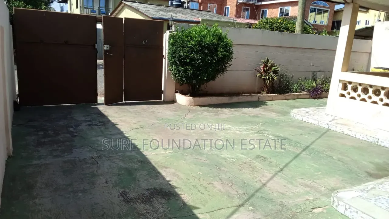 3bdrm House in Dansoman for sale