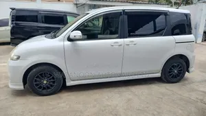 Toyota Sienta 1.5 FWD 2014 White