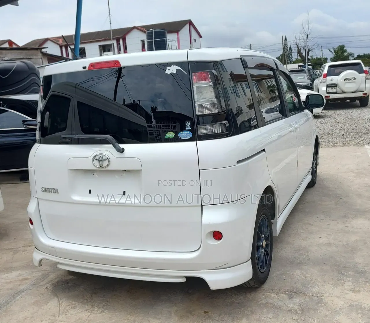 Toyota Sienta 1.5 FWD 2014 White