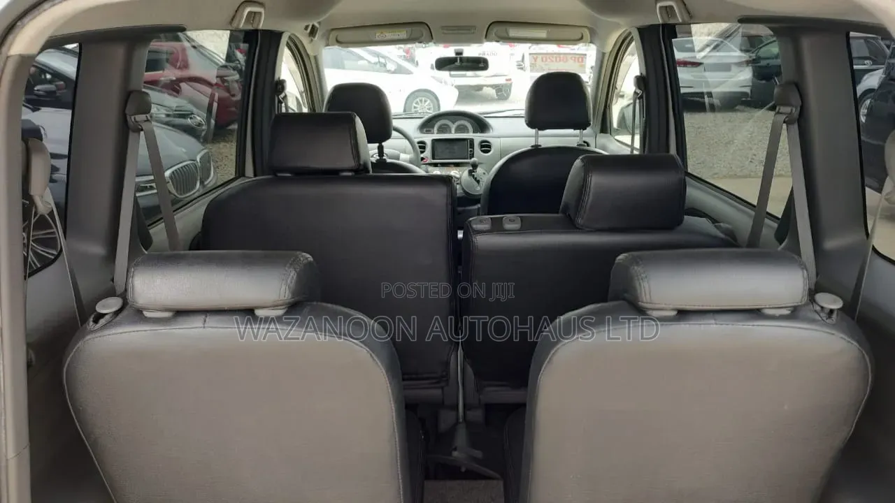 Toyota Sienta 1.5 FWD 2014 White