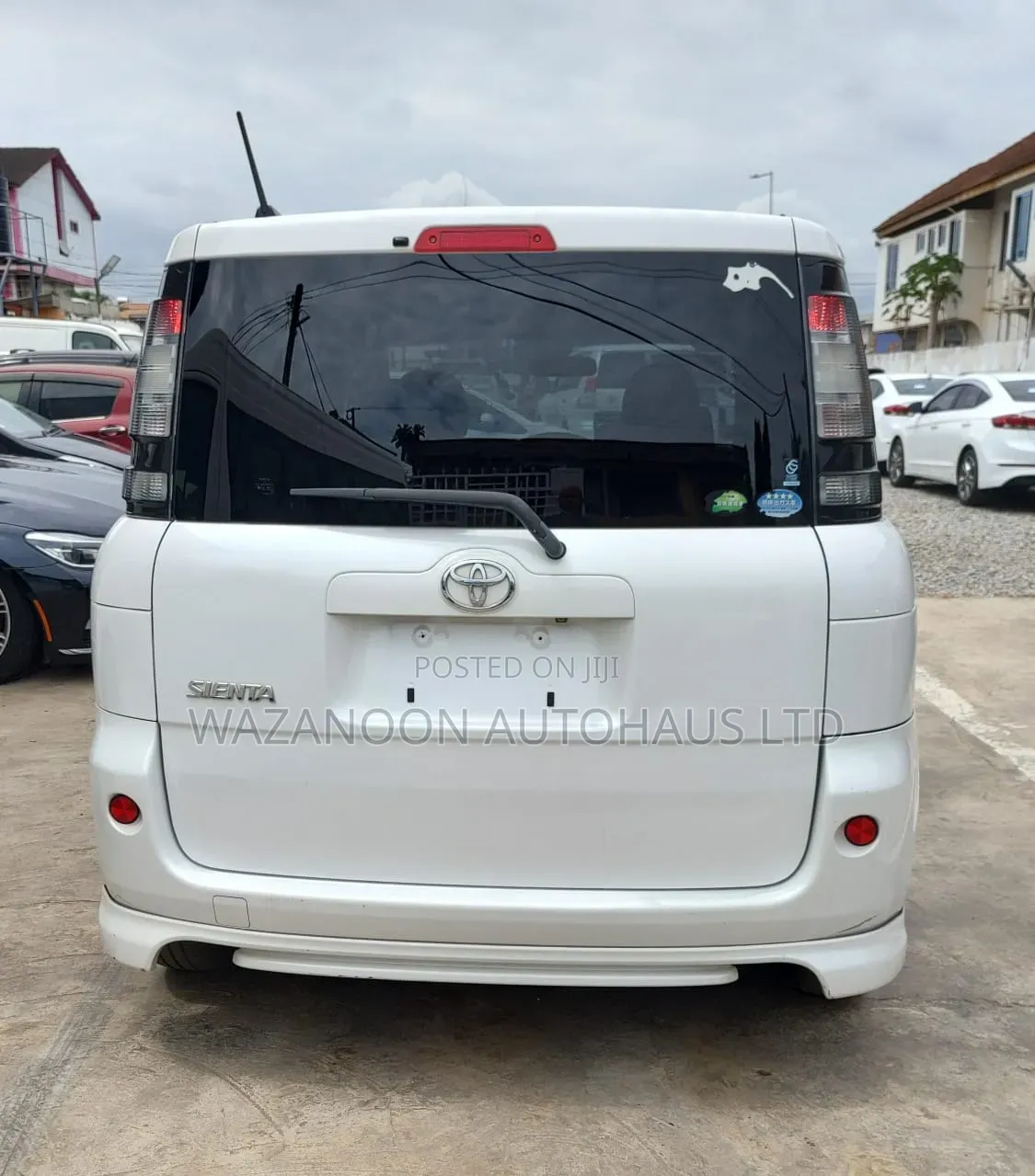 Toyota Sienta 1.5 FWD 2014 White