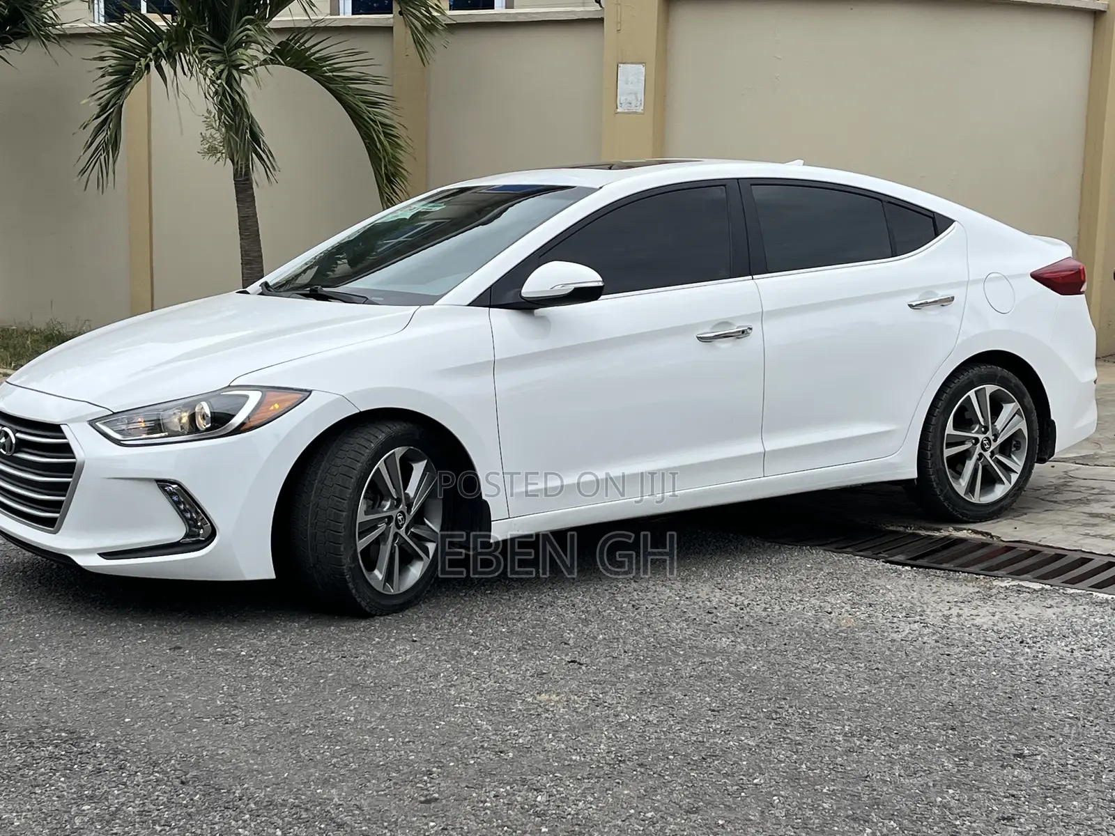 Hyundai Elantra Limited Sedan FWD (2.0L 4cyl 6A) 2017 White