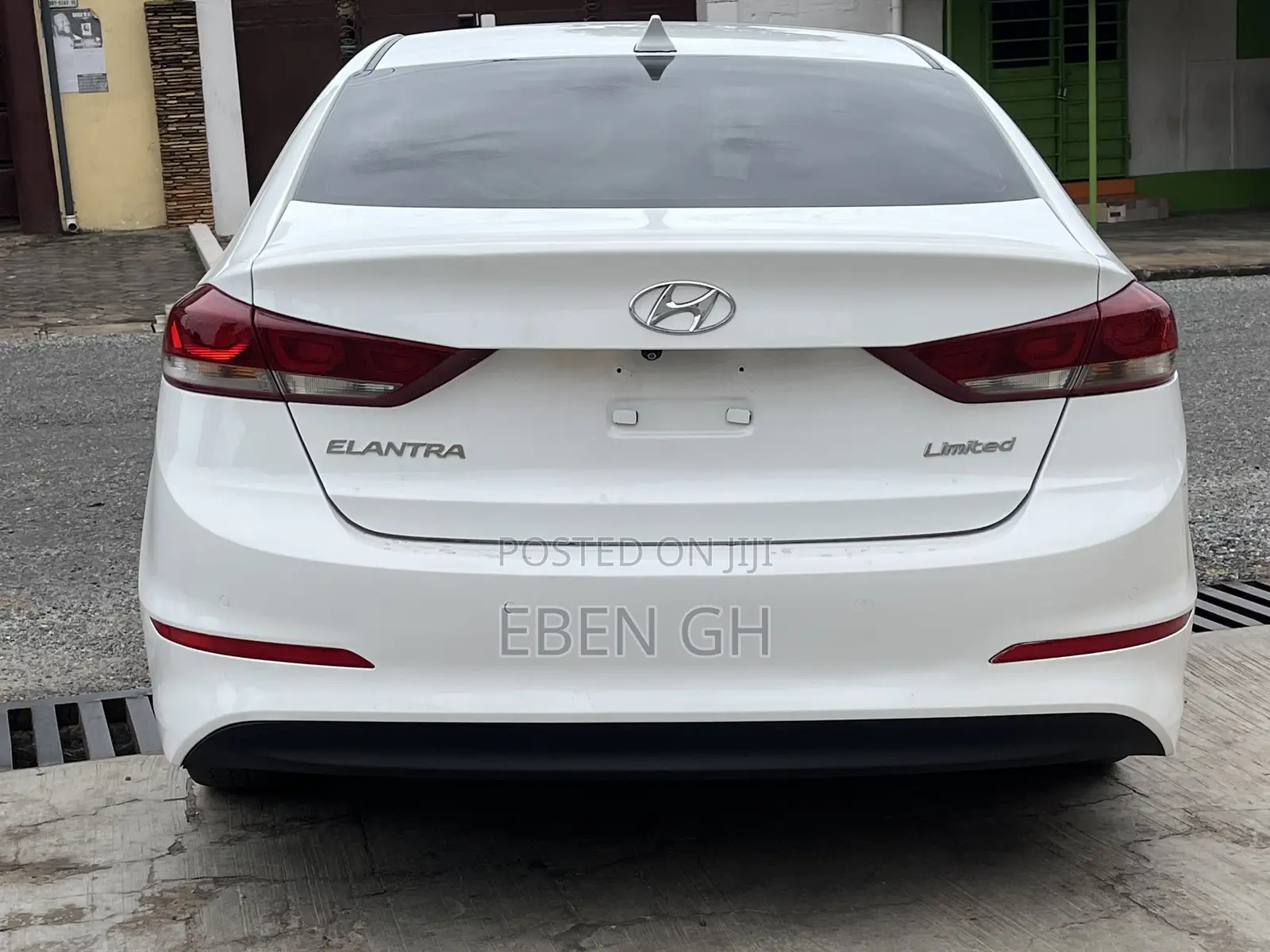 Hyundai Elantra Limited Sedan FWD (2.0L 4cyl 6A) 2017 White