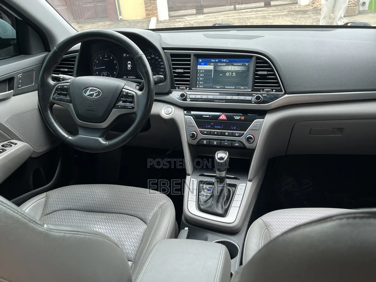 Hyundai Elantra Limited Sedan FWD (2.0L 4cyl 6A) 2017 White