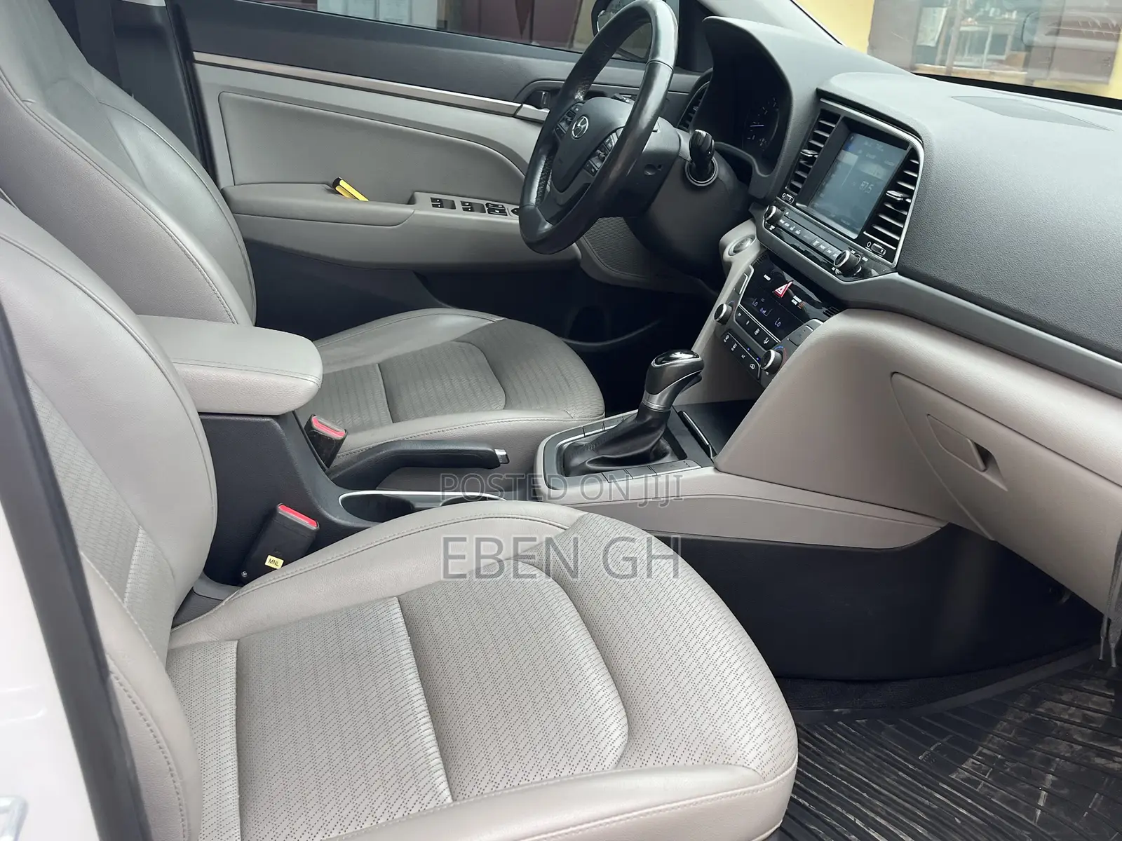 Hyundai Elantra Limited Sedan FWD (2.0L 4cyl 6A) 2017 White