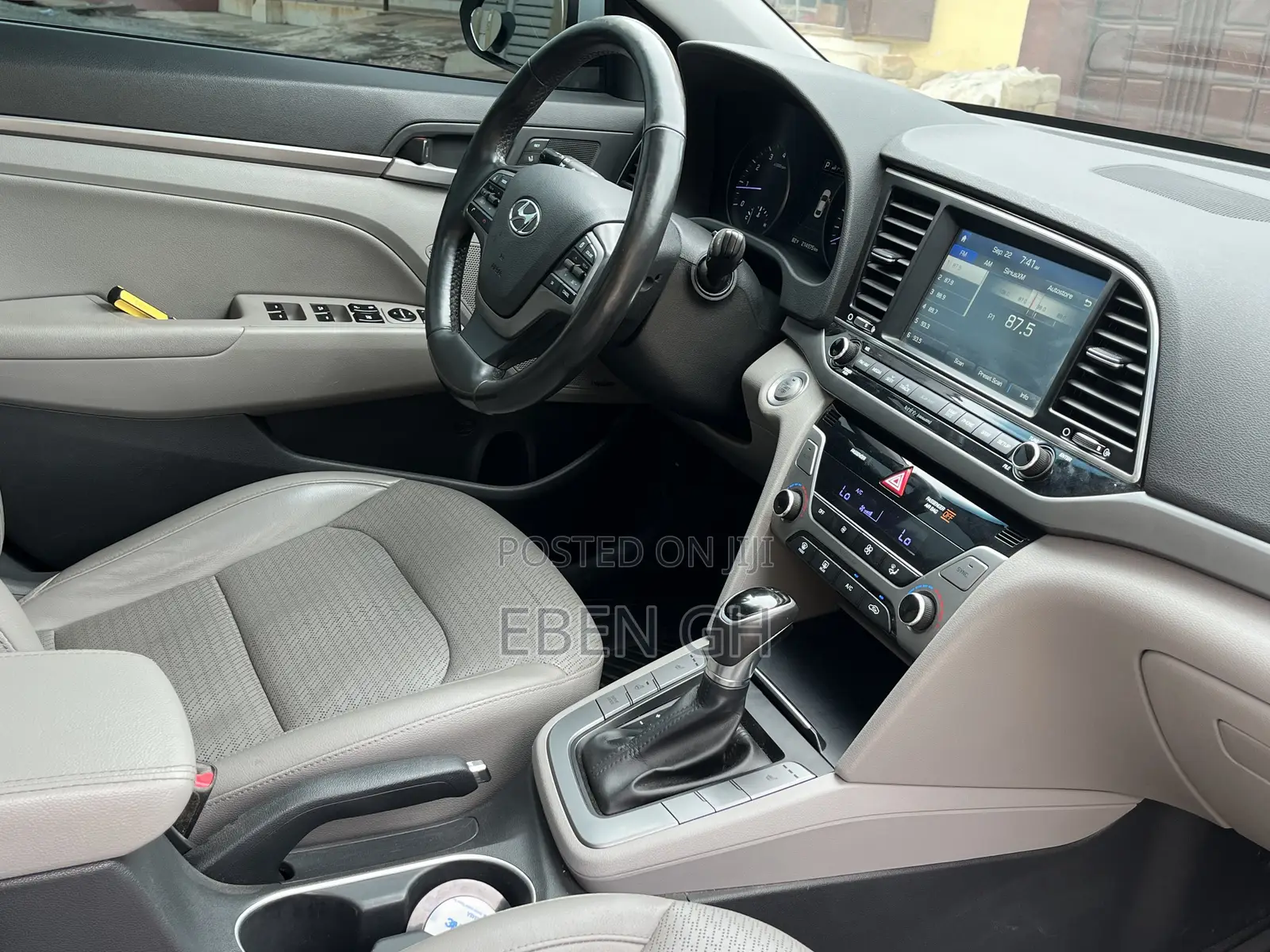 Hyundai Elantra Limited Sedan FWD (2.0L 4cyl 6A) 2017 White