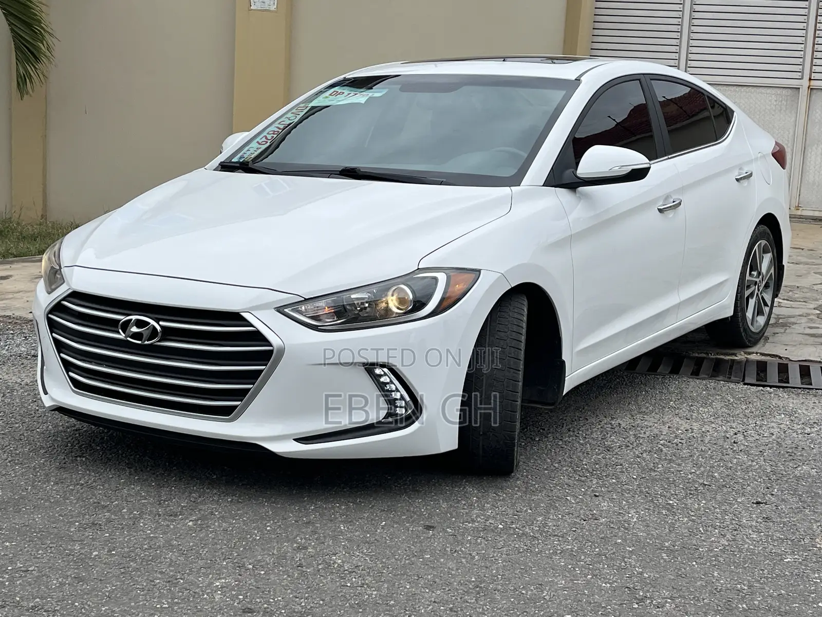 Hyundai Elantra Limited Sedan FWD (2.0L 4cyl 6A) 2017 White