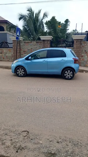 Toyota Vitz 2010 Blue