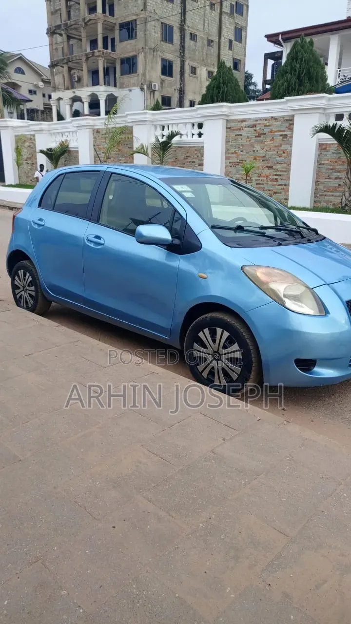 Toyota Vitz 2010 Blue