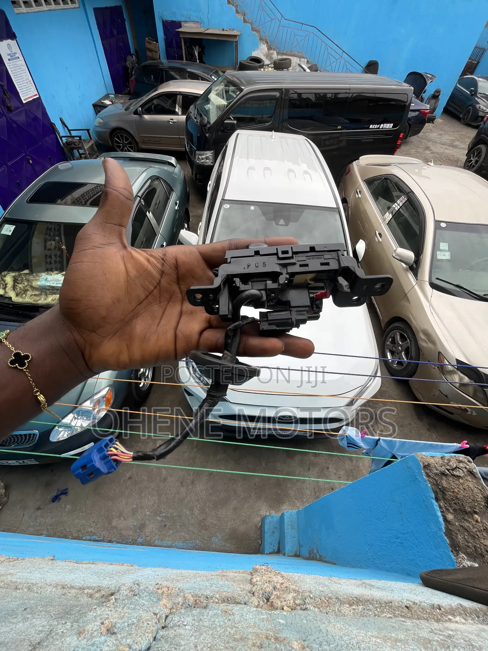 Hyundai Elantra 2023-2026 Reverse Camera Available