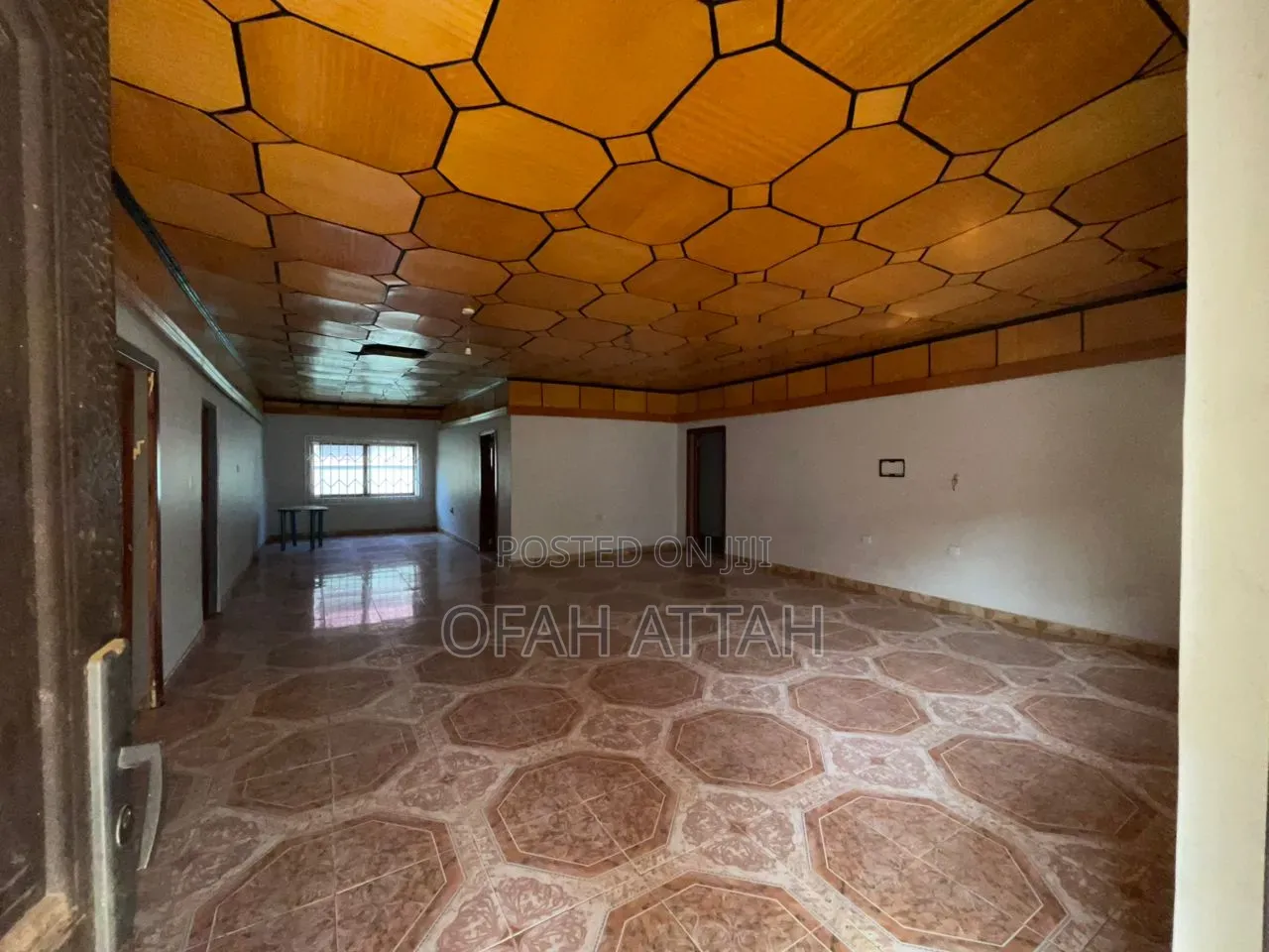 8bdrm House in Abuakwa Maakro, Kumasi Metropolitan for sale
