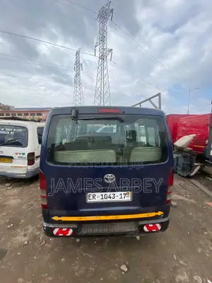 Toyota HiAce 2013 Blue