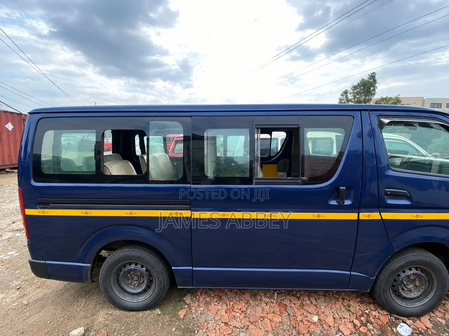 Toyota HiAce 2013 Blue