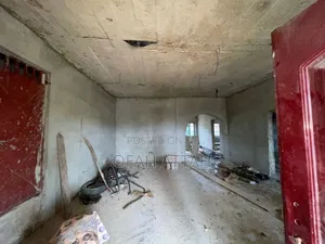 8bdrm House in Atimatim Adibinso, Kumasi Metropolitan for sale