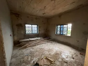 8bdrm House in Atimatim Adibinso, Kumasi Metropolitan for sale