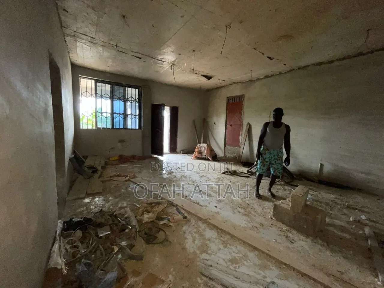 8bdrm House in Atimatim Adibinso, Kumasi Metropolitan for sale