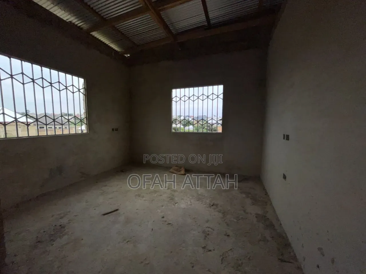 8bdrm House in Atimatim Adibinso, Kumasi Metropolitan for sale