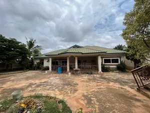 6bdrm House in Trede, Kumasi Metropolitan for sale