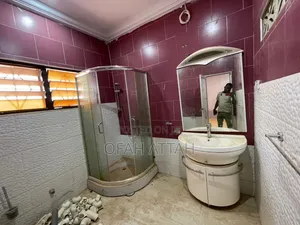 6bdrm House in Trede, Kumasi Metropolitan for sale