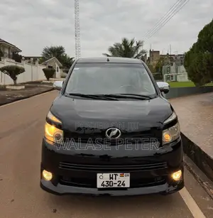 Toyota Voxy 2014 Black