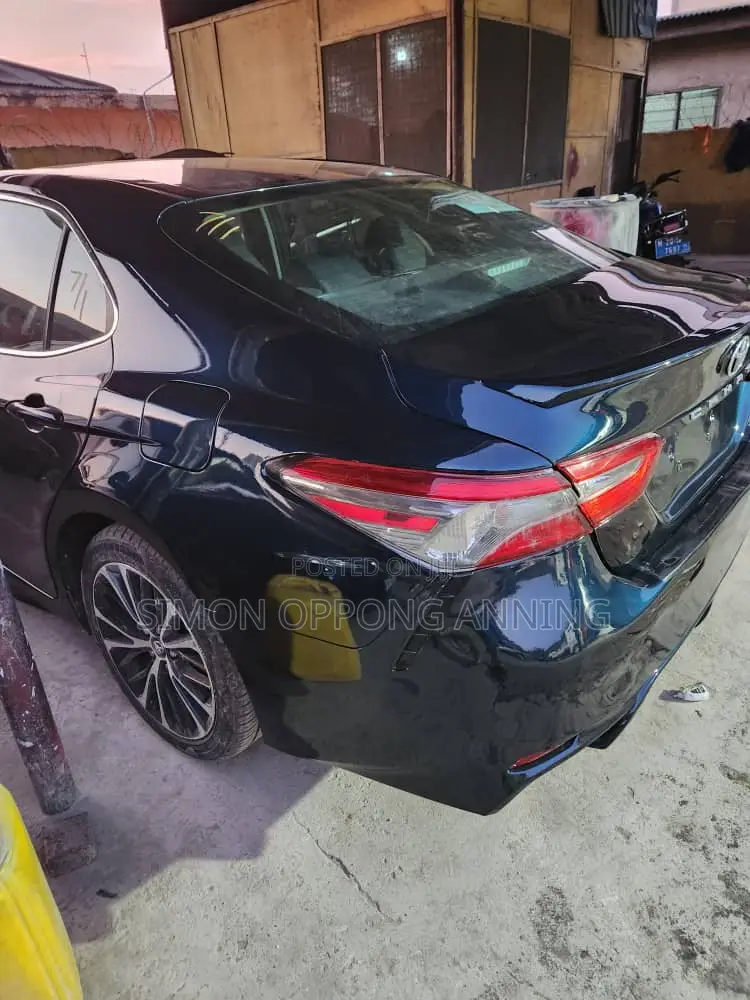 Toyota Camry SE FWD (2.5L 4cyl 8AM) 2018 Black