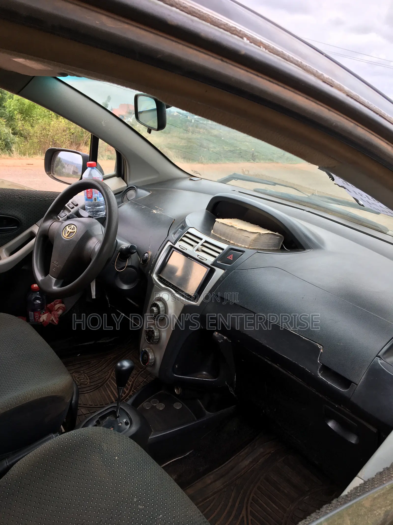 Toyota Vitz 1.3 AWD 5dr 2010 Silver