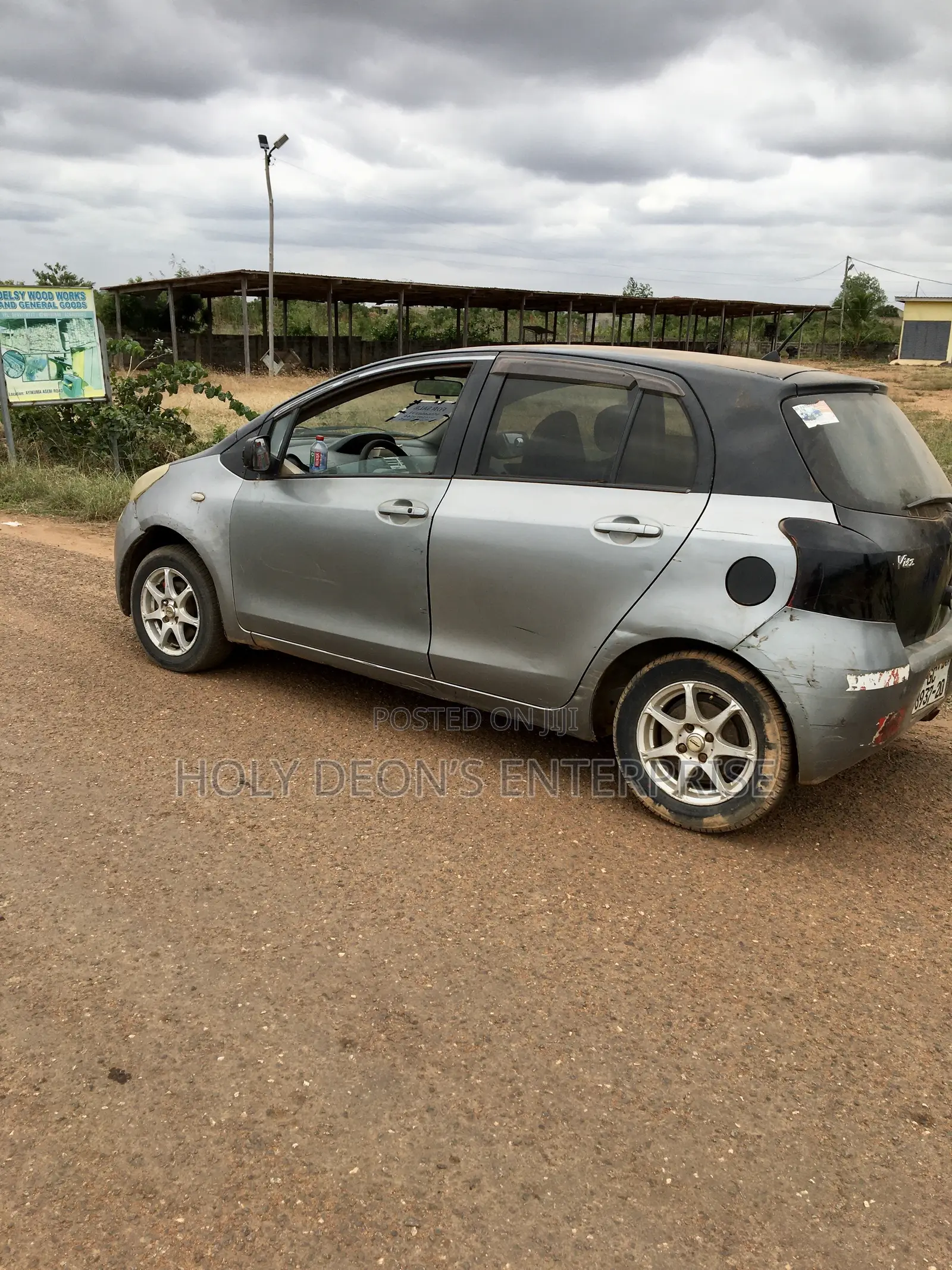 Toyota Vitz 1.3 AWD 5dr 2010 Silver