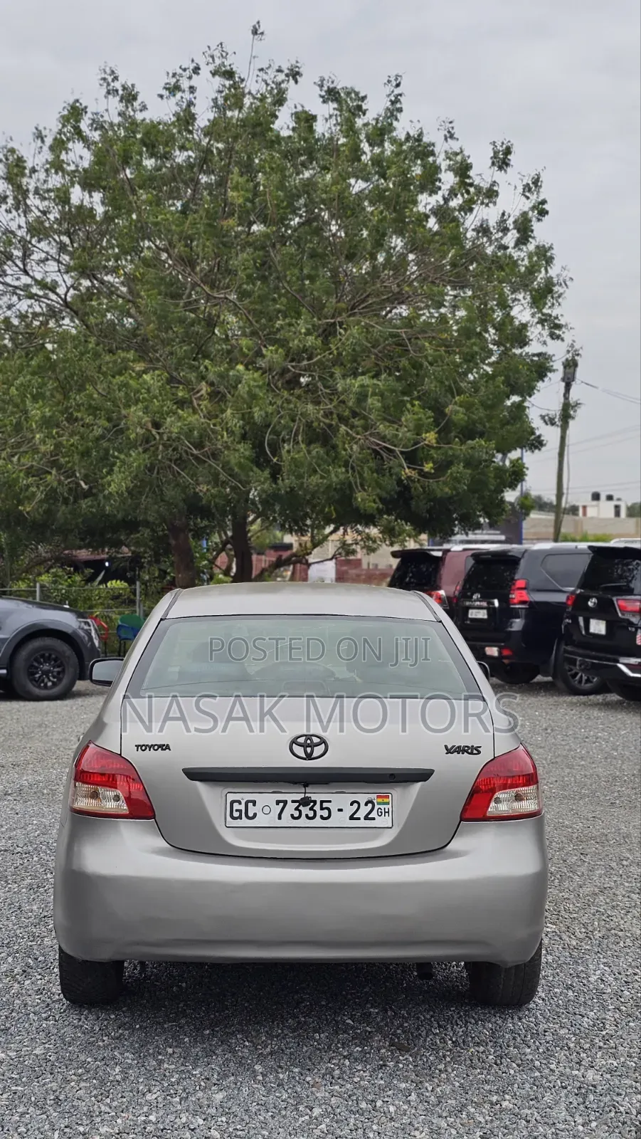 Toyota Yaris Base Sedan 4dr 2010 Silver