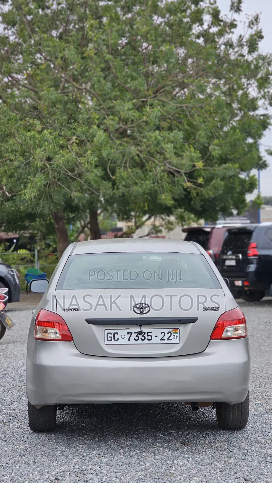 Toyota Yaris Base Sedan 4dr 2010 Silver