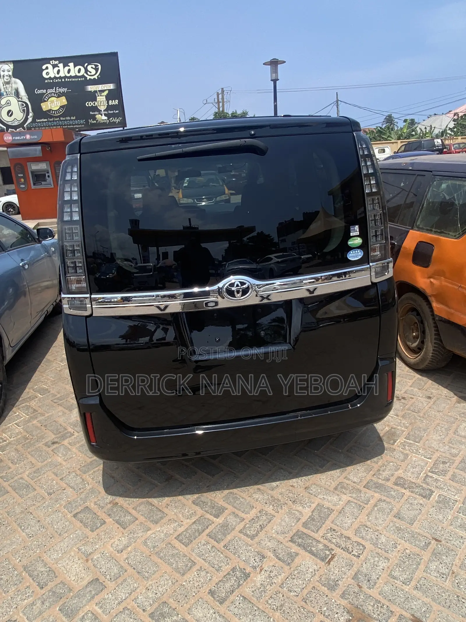 Toyota Voxy V 2WD 7-Seater 2014 Black