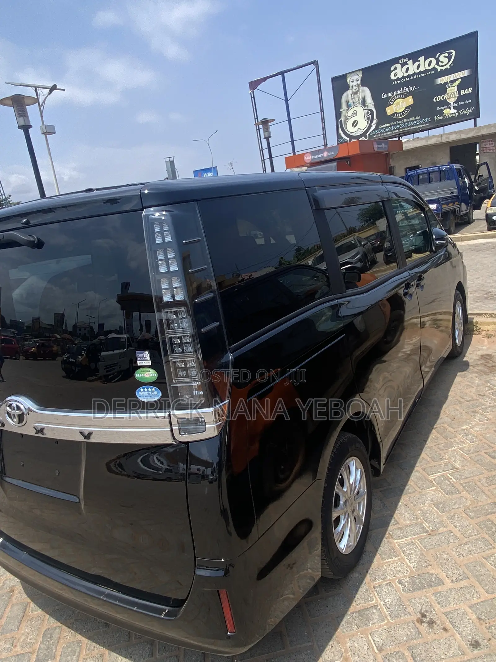 Toyota Voxy V 2WD 7-Seater 2014 Black
