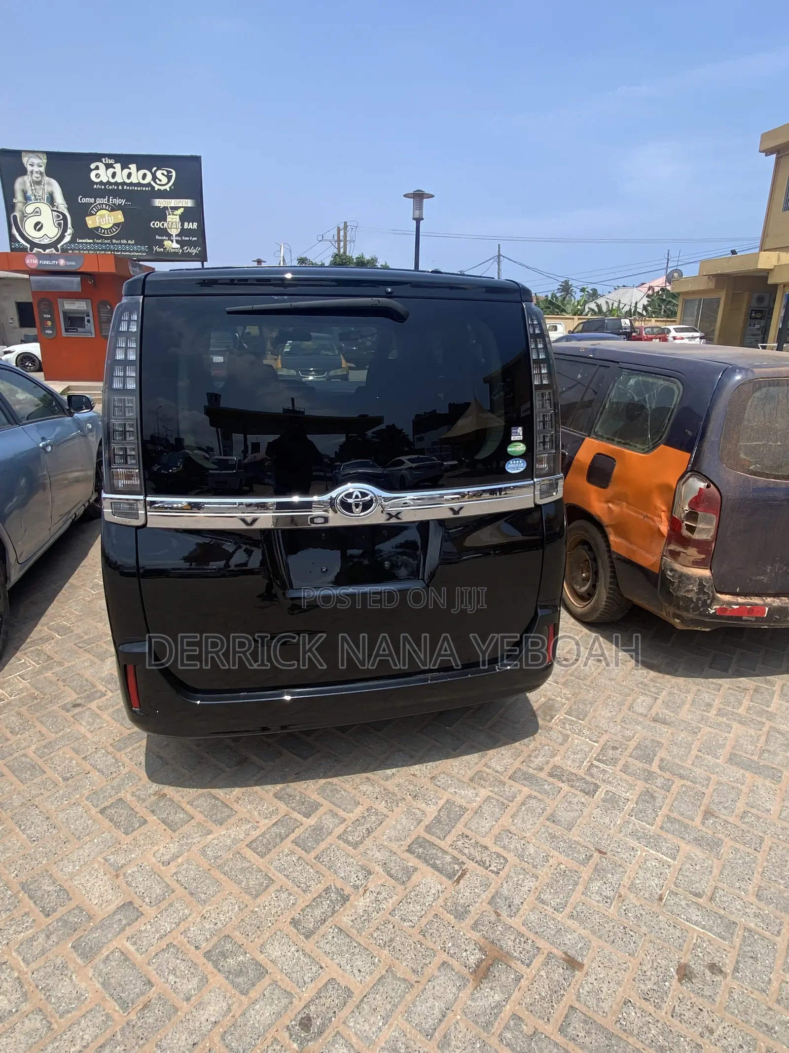 Toyota Voxy V 2WD 7-Seater 2014 Black