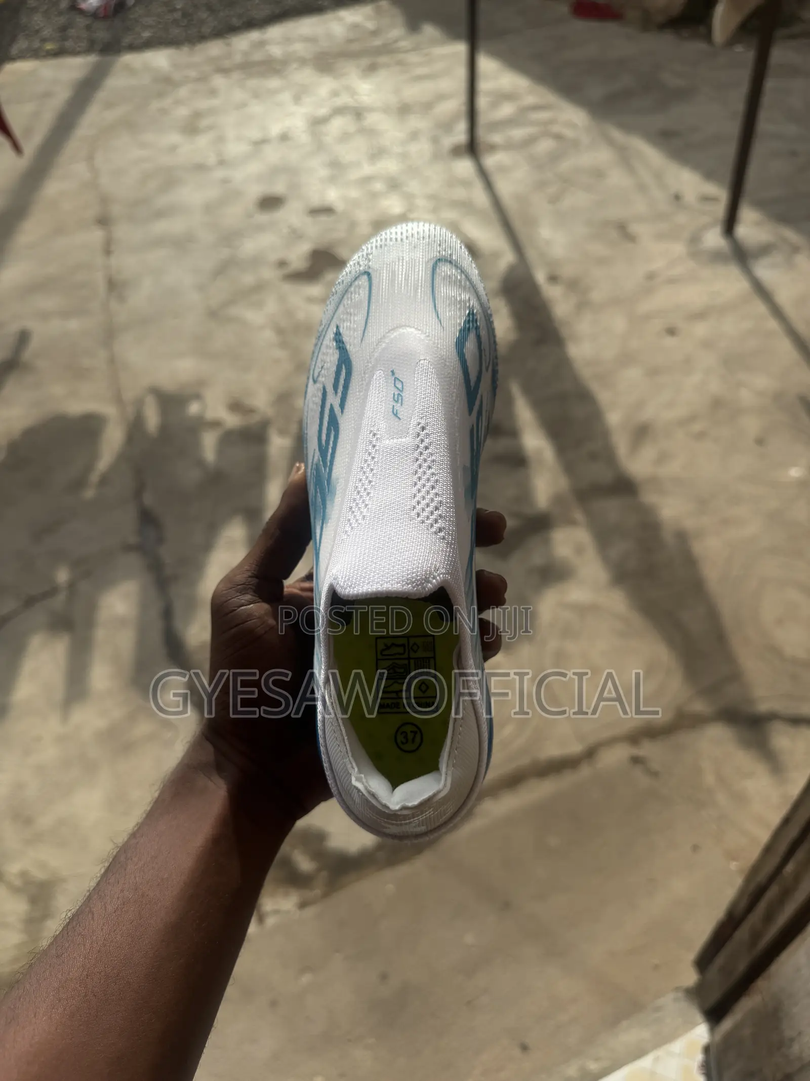 Brand New Laceless Football Boots / Cleats (EU 37)