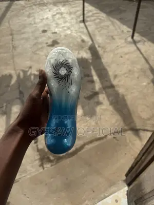 Brand New Laceless Football Boots / Cleats (EU 37)