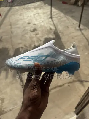 Brand New Laceless Football Boots / Cleats (EU 37)