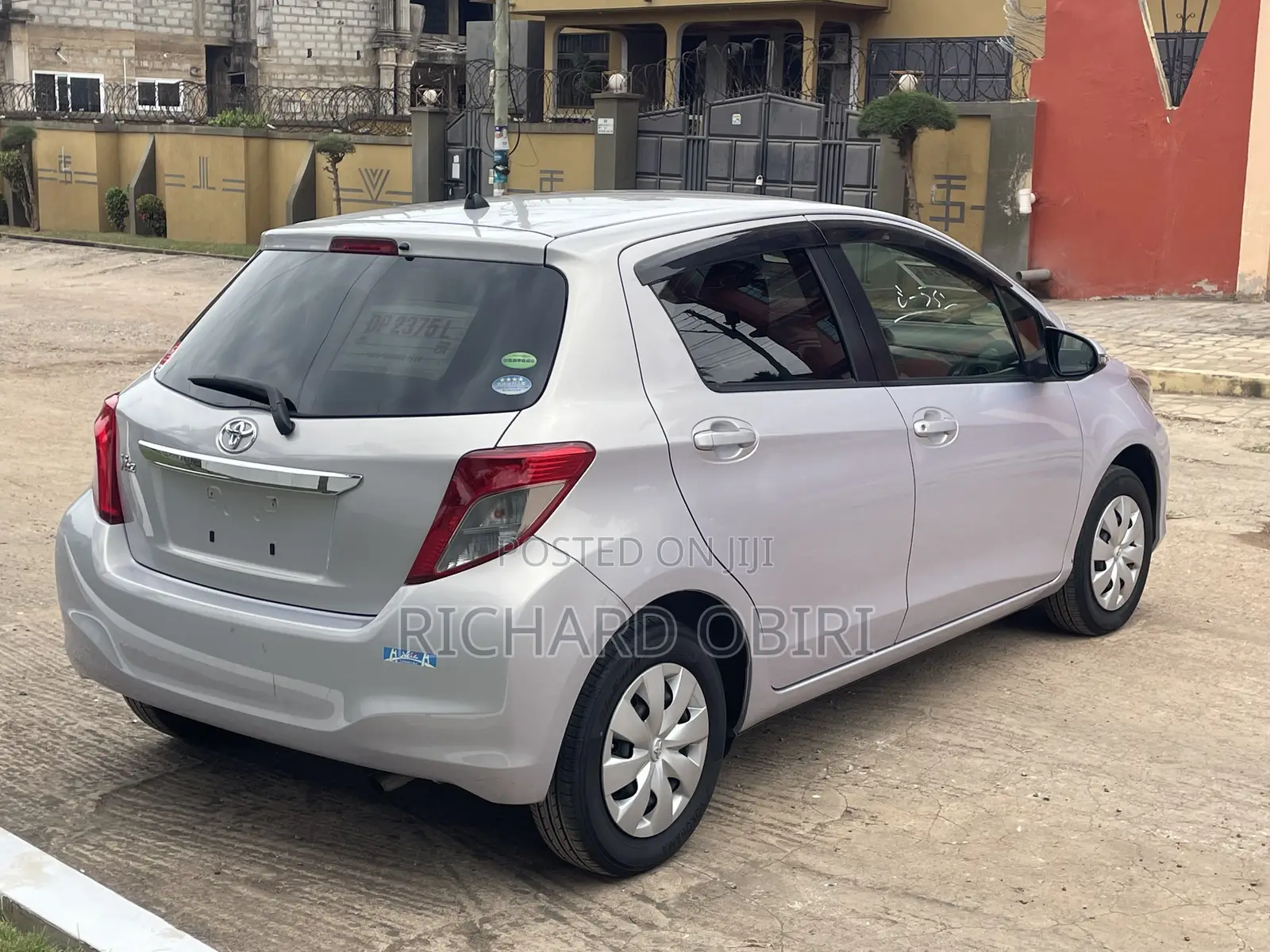 Toyota Vitz 1.3 FWD 3dr 2013 Silver