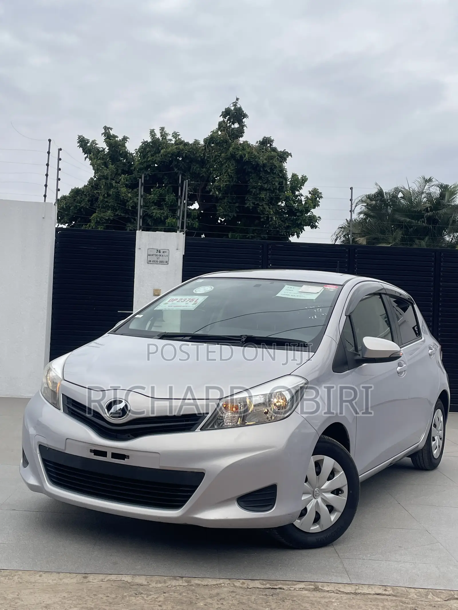 Toyota Vitz 1.3 FWD 3dr 2013 Silver