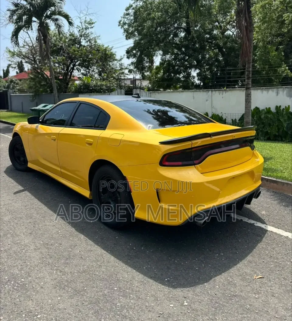Dodge Charger R/T RWD 2017 Yellow