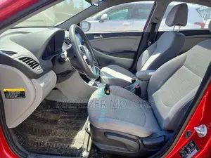 Hyundai Elantra SE Sedan FWD (1.8L 4cyl 6A) 2016 Red