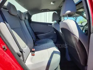 Hyundai Elantra SE Sedan FWD (1.8L 4cyl 6A) 2016 Red